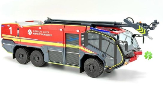 Airport Nuernberg - 2x1 originalgetreues Modell des Flughafenlöschfahrzeuges Panther 6x6 von Rosenbauer der Flughafenfeuerwehr Nürnberg im Maßstab 1:43