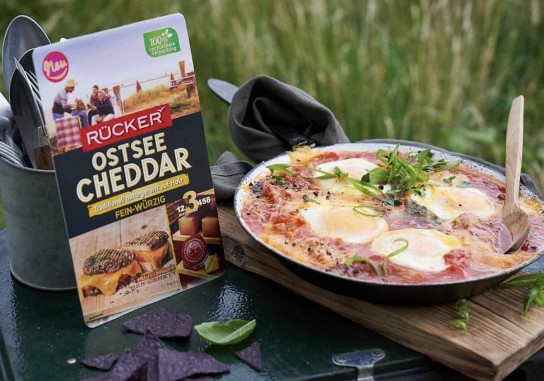 Molkerei Rücker - drei exklusive RÜCKER Käsebretter mit ganz viel RÜCKER Käse wie Alter Schwede, Alt-Mecklenburger, Küsten-Urtyp und Ostsee Cheddar