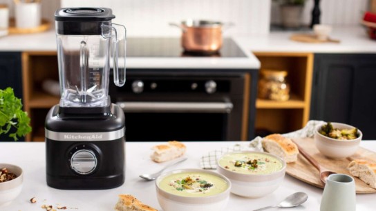 PORSCHE FAHRER - ein Smoothie  KitchenAid-Standmixer K150 im Wert von 269 Euro