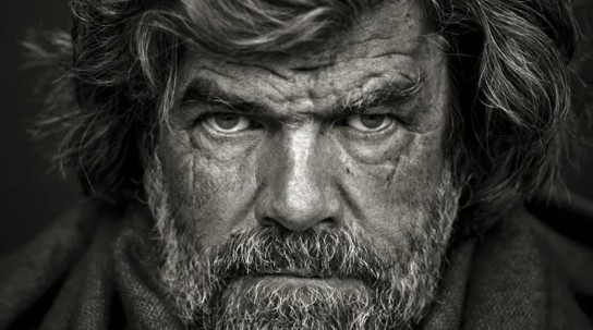 hugo-info - 2 × 2 Tickets für den Vortrag „Kalipé – Immer ruhigen Fußes“ von Reinhold Messner am 22. März 2025 in der Heinrich-Lades-Halle in Erlangen